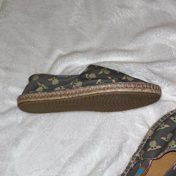 Star Wars Ubuntu The Child Grogu Mandalorian Slip on Espadrilles Woman's Sz 8.5 - Picture 5 of 9